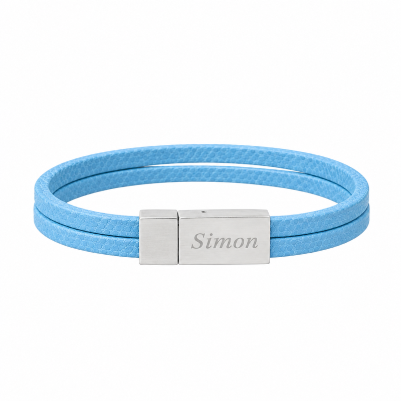 Bracelet enfant personnalisé, cuir plat bleu clair double tour, boucle acier