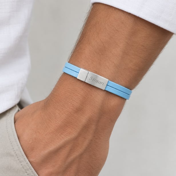 Bracelet homme personnalisé en cuir plat bleu clair, double tour avec boucle argentée