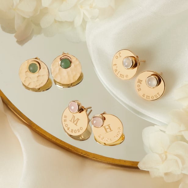 Boucles d'oreilles martelées puces avec pierres vertes en Plaqué Or