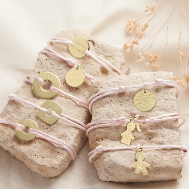 Bracelet cordon médaille cible gravée, plaqué or