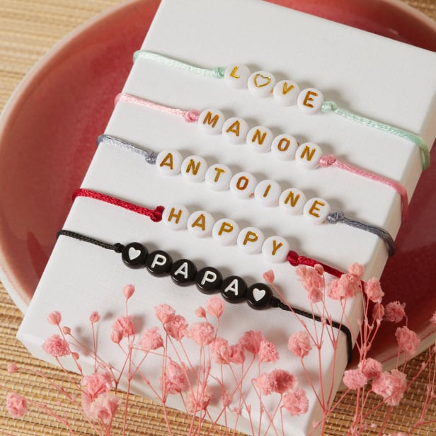 Bracelet cordon enfant personnalisable lettres dorées