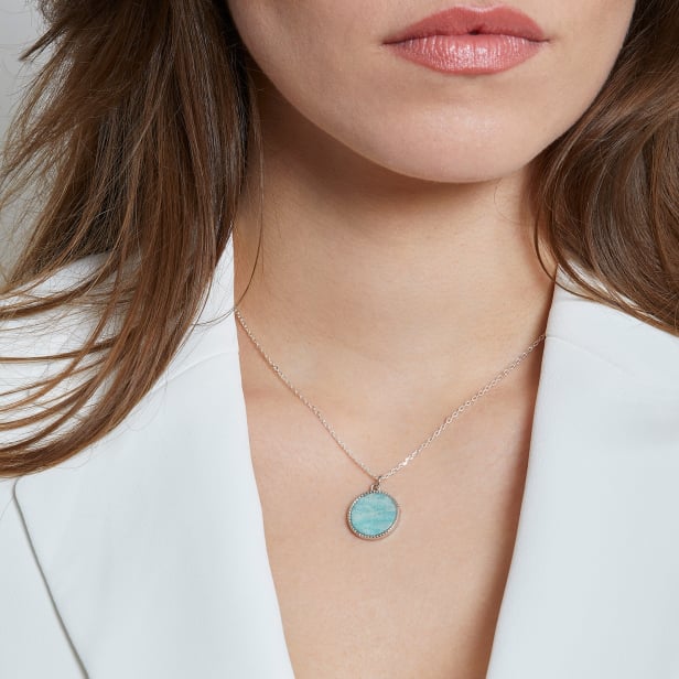 Collier médaille gravée nacre verte, argent