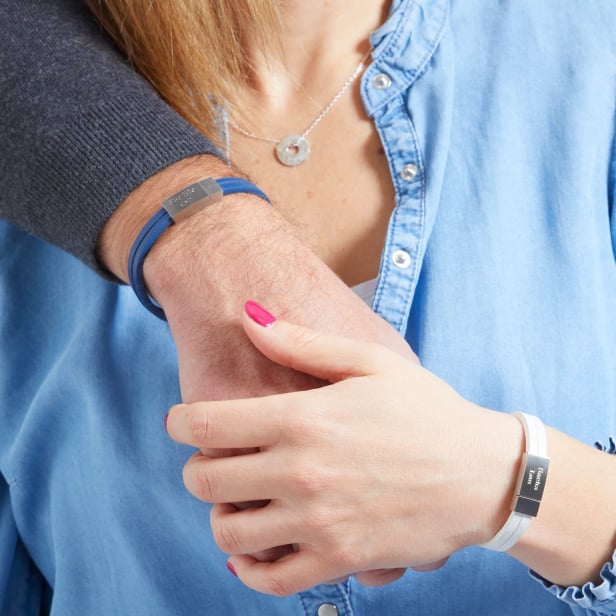 Bracelet homme personnalisé, cuir plat vert double tour, boucle acier