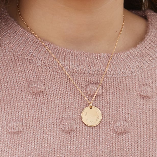 Collier enfant personnalisé médaille perlée, plaqué or