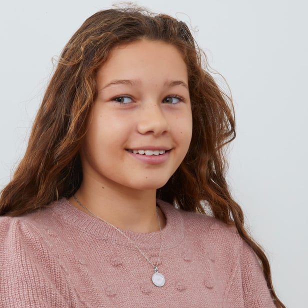 Collier enfant médaille perlée et initiale gravée, argent