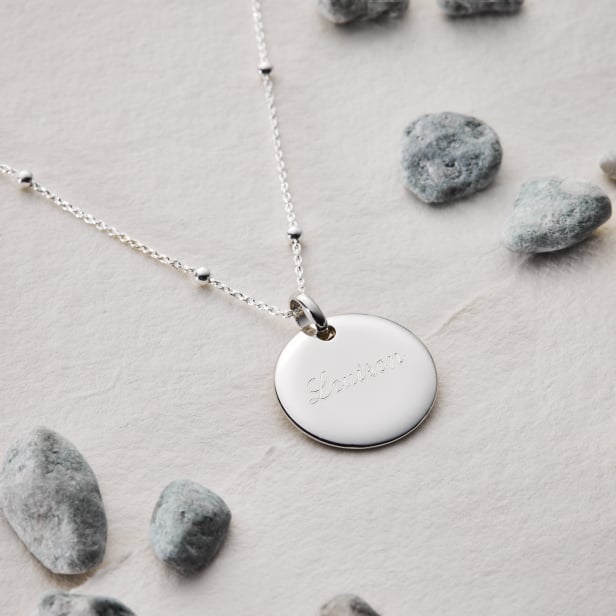 Nature morte du collier personnalisé grande médaille bombée 20 mm Argent