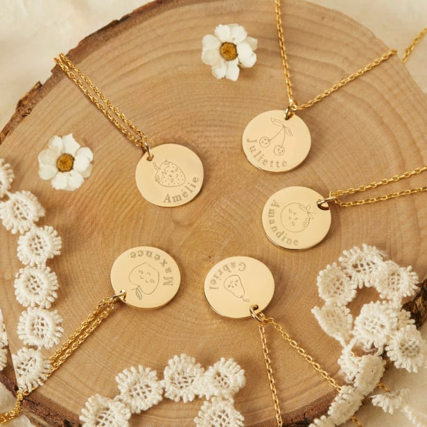 Collier personnalisé enfant médaille dessin pomme, plaqué or