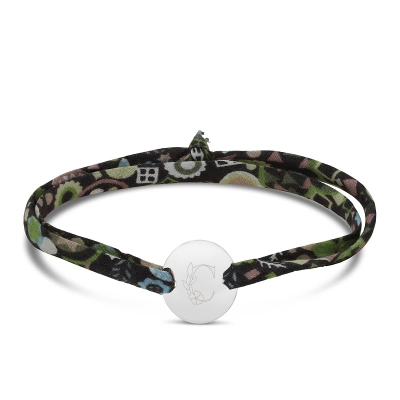 Packshot braceket liberty enfant avec médaille personnalisée lettre florale en argent