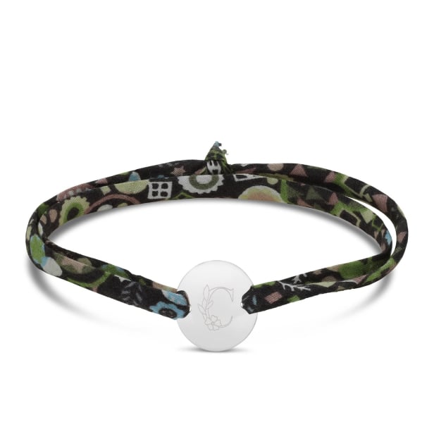 Packshot braceket liberty enfant avec médaille personnalisée lettre florale en argent