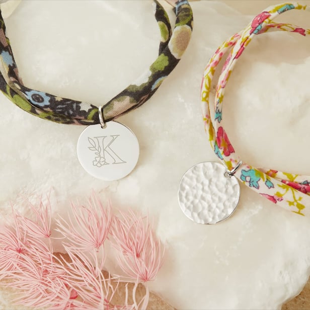 Photo de bracelets personnalisés enfant avec cordon liberty
