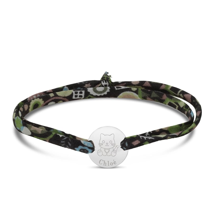 Bracelet personnalisé enfant avec illustration de chat accompagnée d'un prénom.