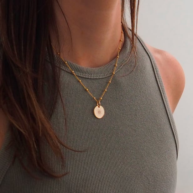 Collier personnalisé dessin soleil, plaqué or