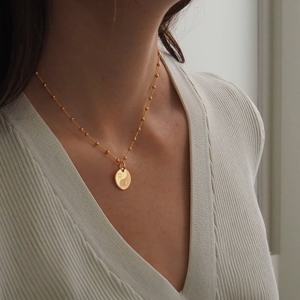 Collier personnalisé dessin Yin Yang, plaqué or