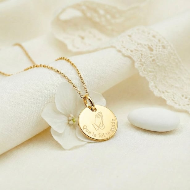 Collier enfant personnalisé baptême dessin Prière, plaqué or