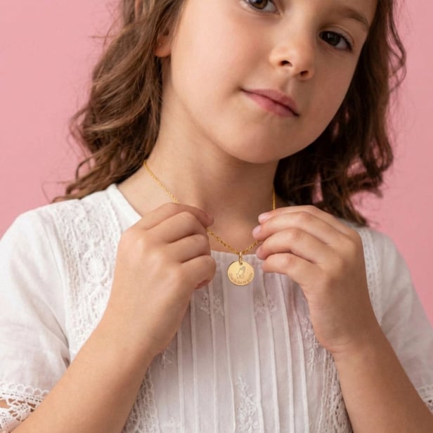 Collier enfant personnalisé baptême dessin Prière, plaqué or