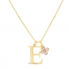 Collier charm lettre 18 mm Plaqué Or et son pendentif trèfle rose