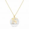 Collier personnalisé médaille nacre 20 mm et charm lettre Plaqué Or