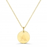 Packshot collier personnalisé enfant avec lettre florale et médaille en plaqué or