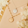 Colliers avec initiales florales en argent et plaqué or