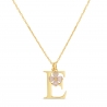 Collier charm lettre 18 mm Plaqué Or et son pendentif trèfle rose