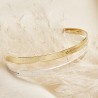 Nature morte du bracelet jonc perlé gravé en Argent et le même bracelet mais en Plaqué Or