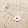 Nature morte du Collier médaille jeton 15 mm gravée en Argent