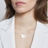 Collier astrologique personnalisé pour femme avec constellation et breloque lune.