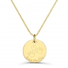 Médaille de naissance avec des mains de bébé gravées personnalisées.