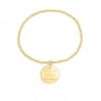 Packshot bracelet élastique perles Plaqué Or et médaille 15 mm gravée