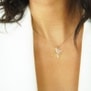 Collier charm lettre 18 mm Plaqué Or et son pendentif trèfle rose