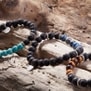 Bracelet personnalisé homme effet perles de lave et perles bleues