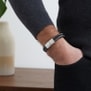 Bracelet homme personnalisé en cuir tressé noir et acier et boucle acier argenté