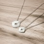 Collier homme avec médaille carré 15 mm personnalisée