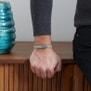 Bracelet homme personnalisé en cuir plat vert clair, double tour avec boucle argentée