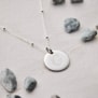 Collier personnalisé alphabet floral médaille bombée en Argent
