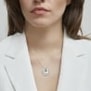 Collier médaille personnalisée grand format & son pendentif martelé pierre verte, argent