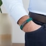 Bracelet homme personnalisé en cuir vert tressé, double tour avec boucle noire