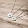 Collier homme gravé avec médaille carré, argent