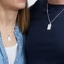 Duo colliers personnalisés homme femme médaille rectangulaire 20mm argent