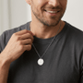 Collier Homme Gravé Acier – Médaille Ronde bombée